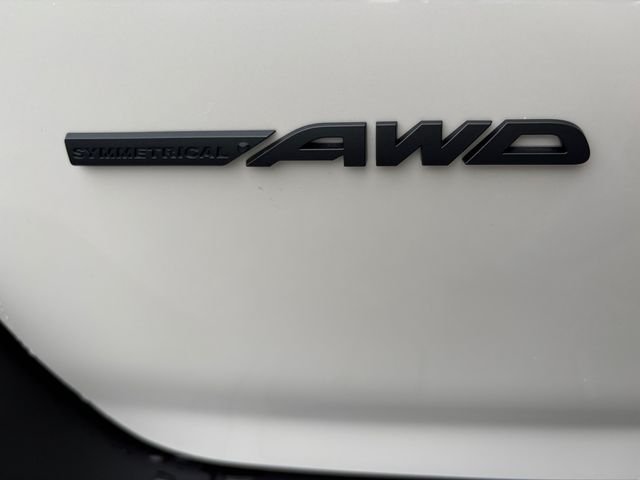 New 2026 CRYSTAL WHITE PEARL Subaru Limited image 30