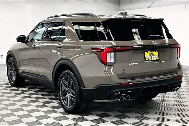 2026 Ford Explorer ST - Photo 2