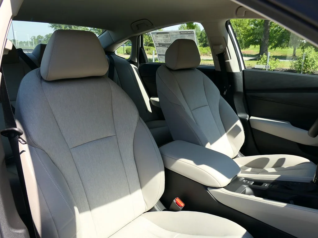 New 2026 Platinum White Pearl Honda LX image 35