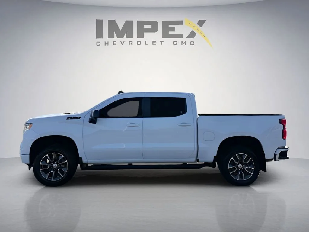 Used 2022 Summit White Chevrolet RST image 2