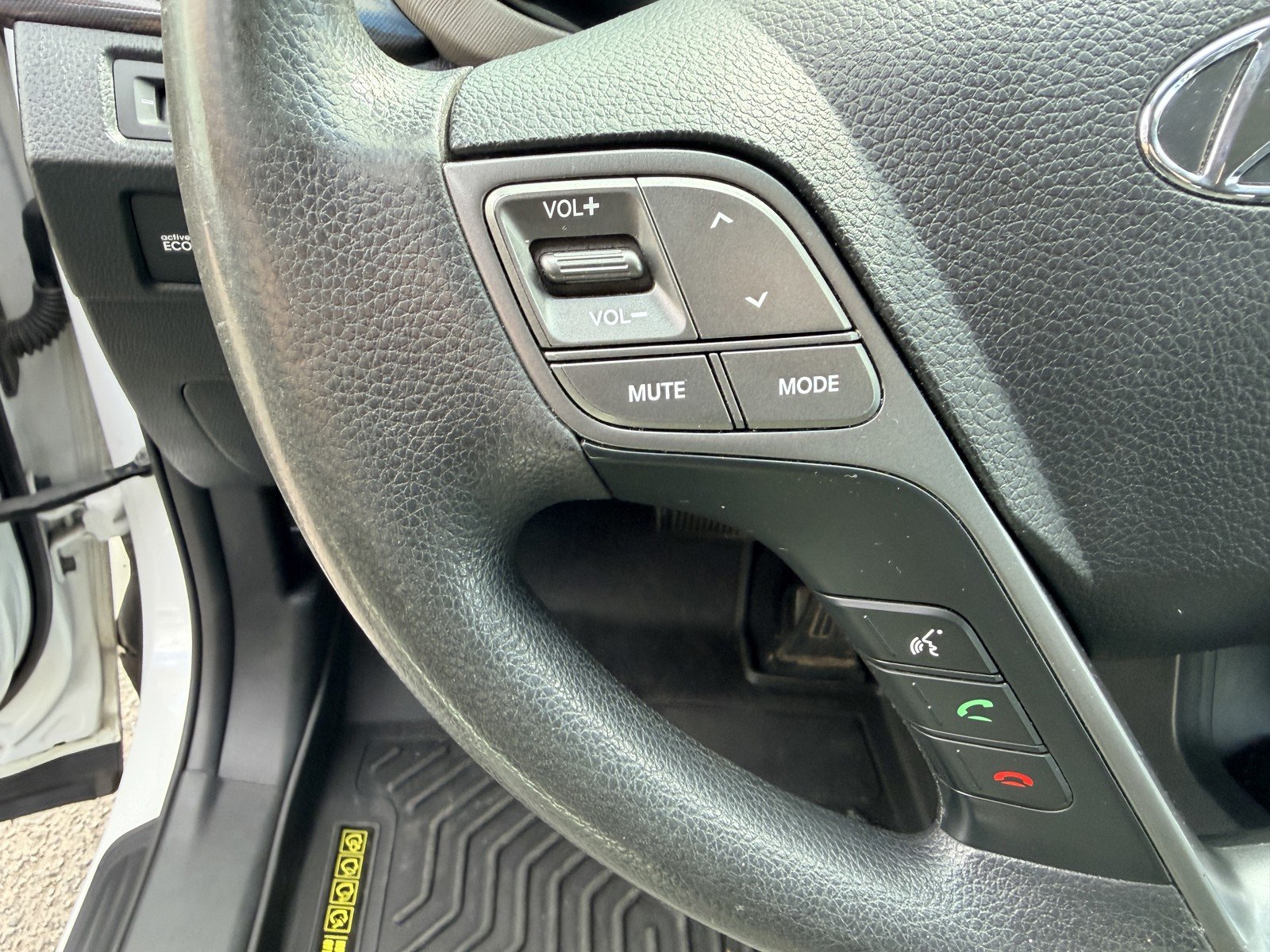 Used 2015 White Hyundai GLS image 14