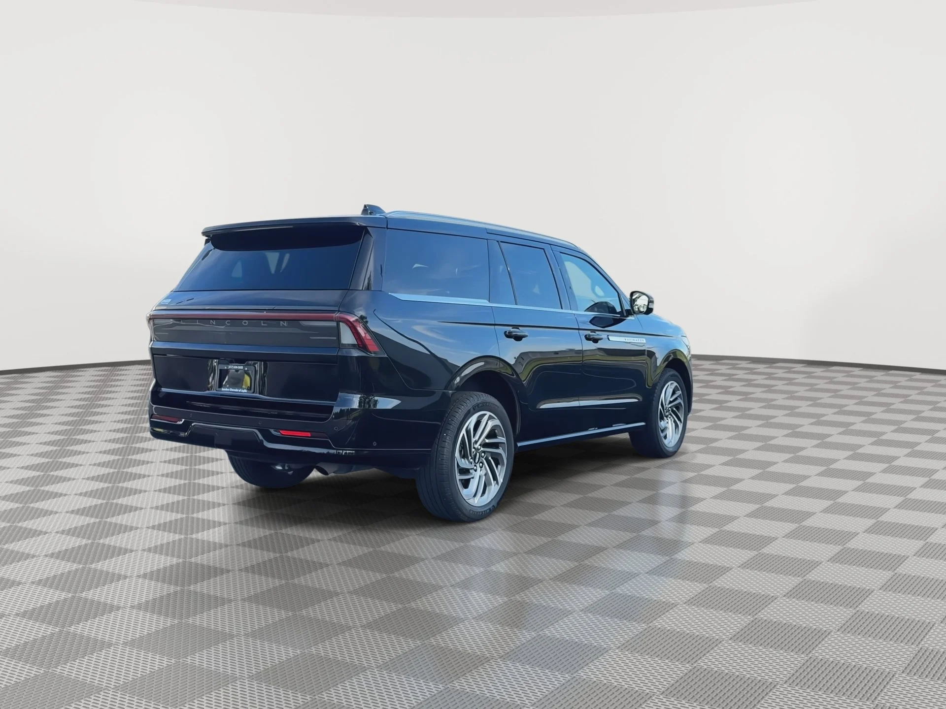 Used 2025 Infinite Black Metallic Clearcoat Lincoln Reserve image 8