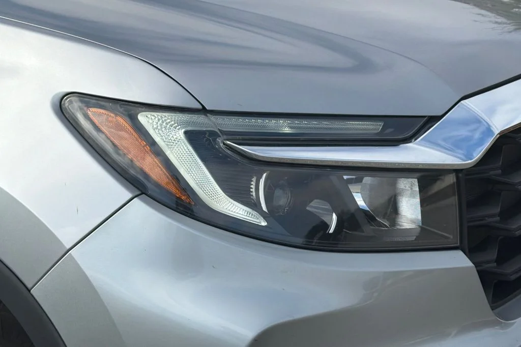 Used 2022 Lunar Silver Metallic Honda EX-L image 39