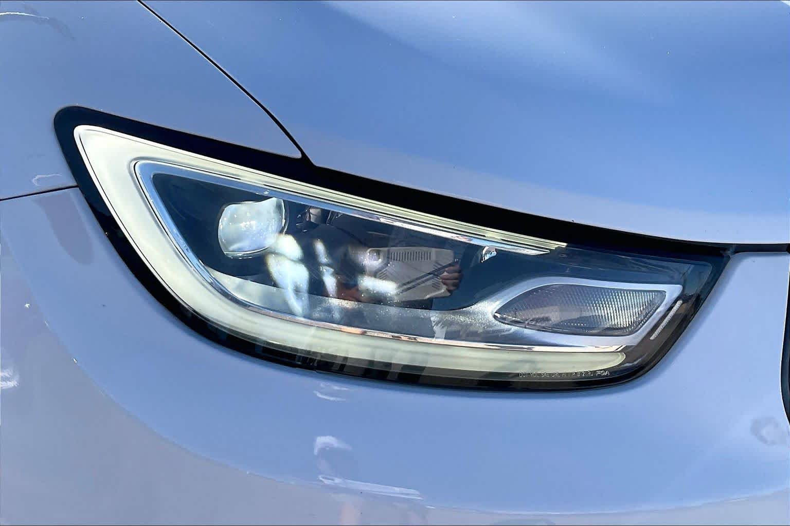 Used 2025 Bright White Clearcoat Chrysler Limited image 27