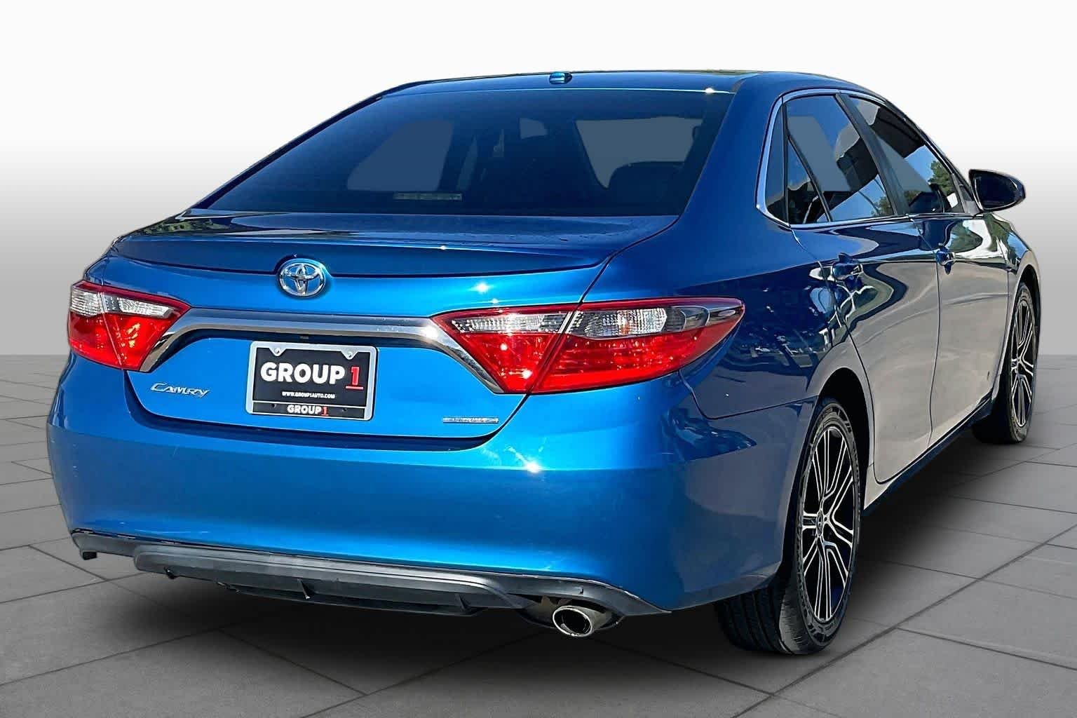 Used 2016 Blue Streak Metallic Toyota SE w/Special Edition Pkg image 13