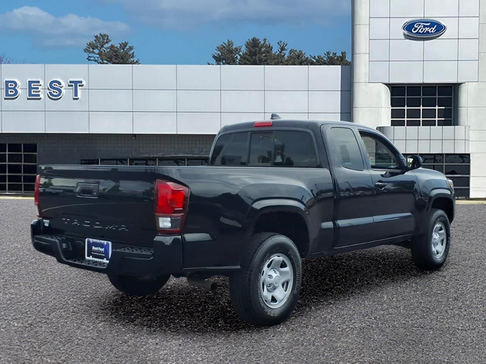 Used 2022 Midnight Black Metallic Toyota SR image 7