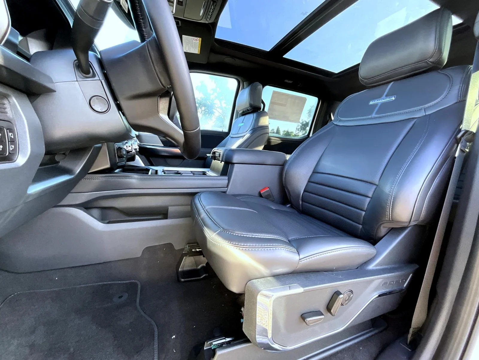 New 2026 White Ford Platinum image 13