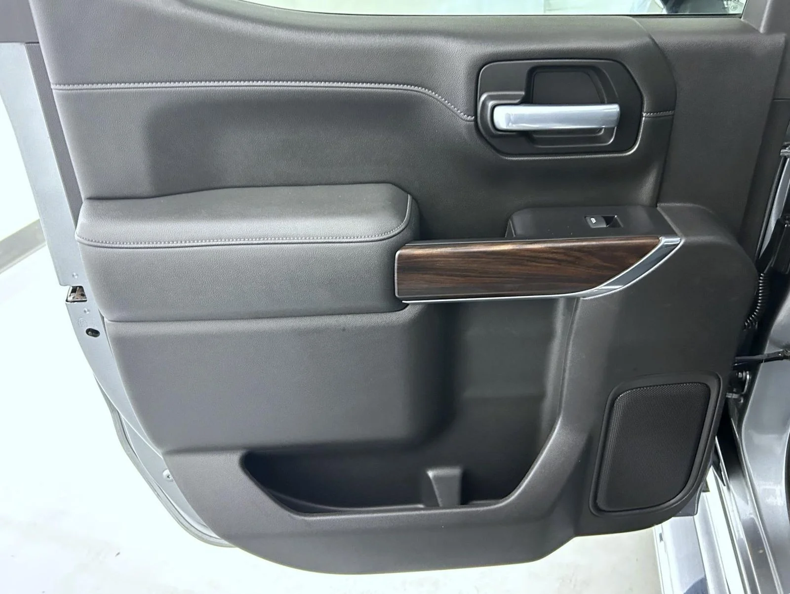 Used 2021 Gray GMC SLT image 20