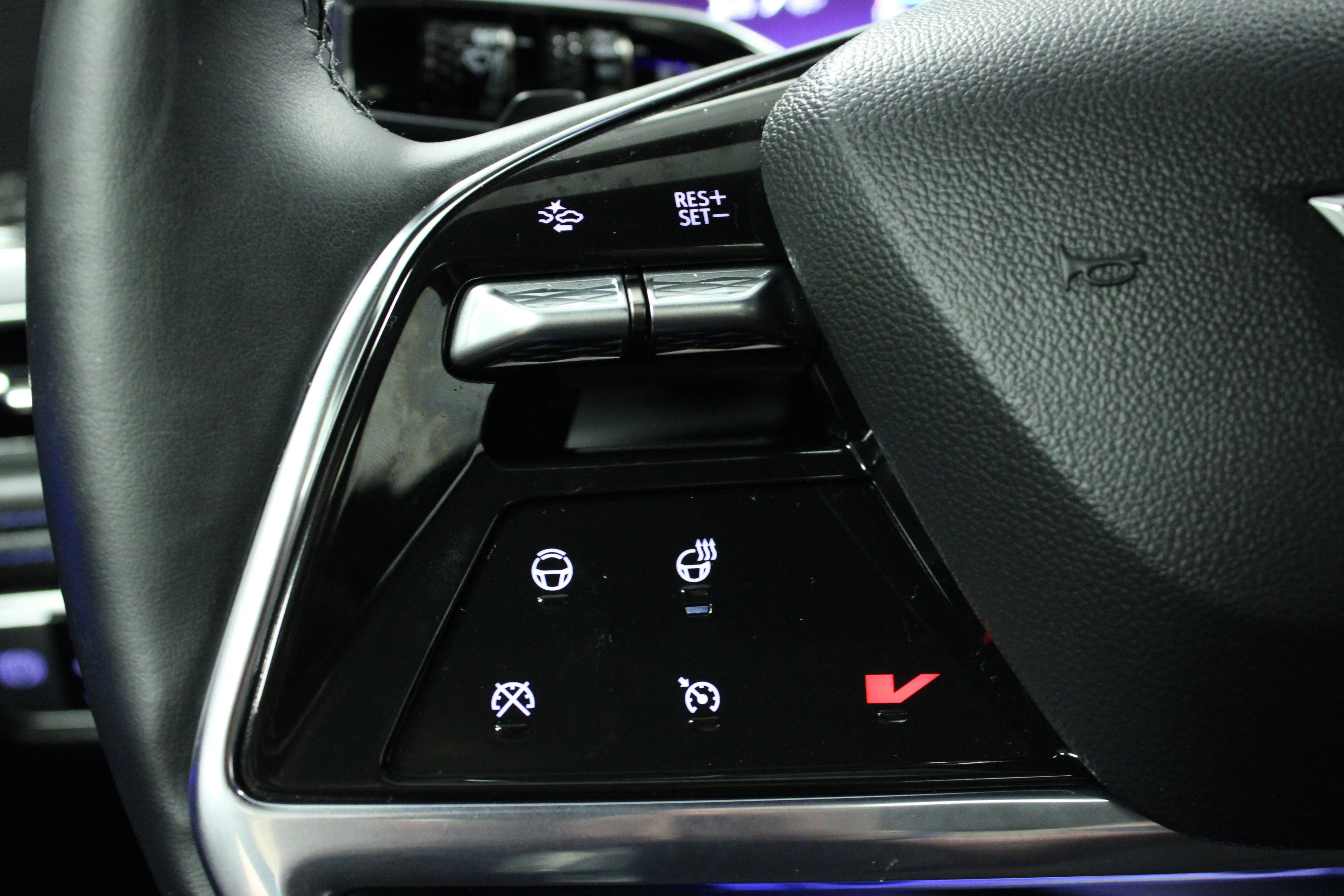 Used 2025 Summit White Cadillac Sport 1 image 21