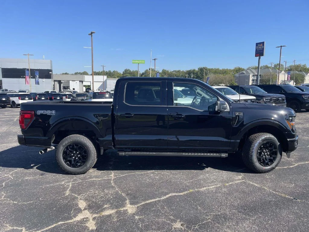 New 2026 Black Ford XLT image 2