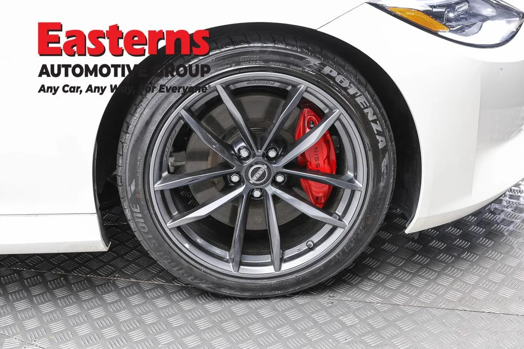 Used 2025 White Nissan Performance image 29