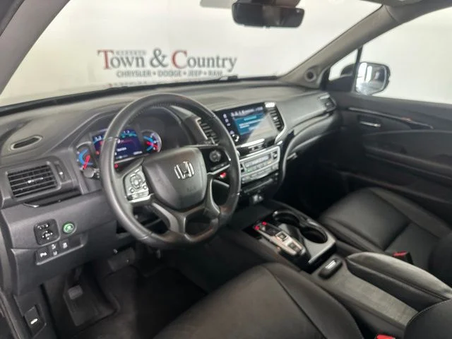 Used 2020 Black Honda Touring image 18