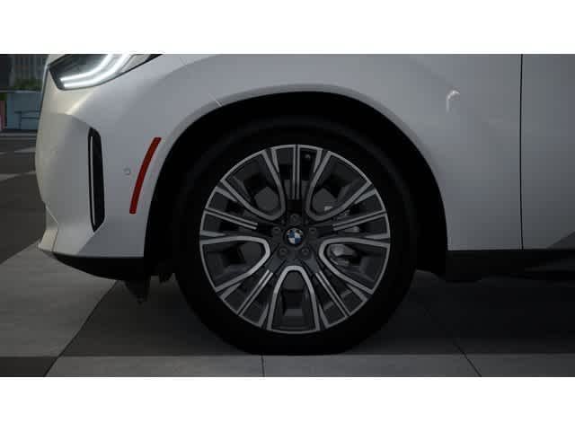 New 2026 Mineral White Metallic BMW 30 xDrive image 7