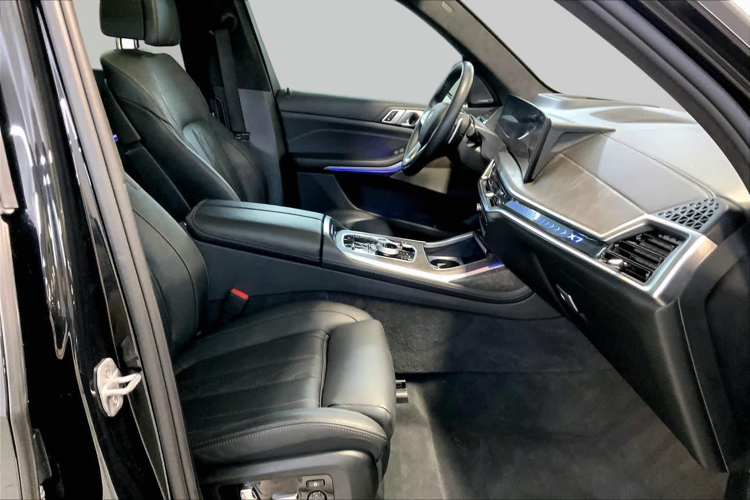 Used 2025 Black Sapphire Metallic BMW xDrive40i image 8