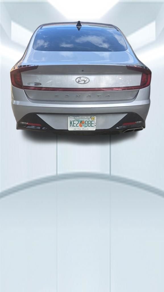 Used 2023 Silver Hyundai SEL image 4