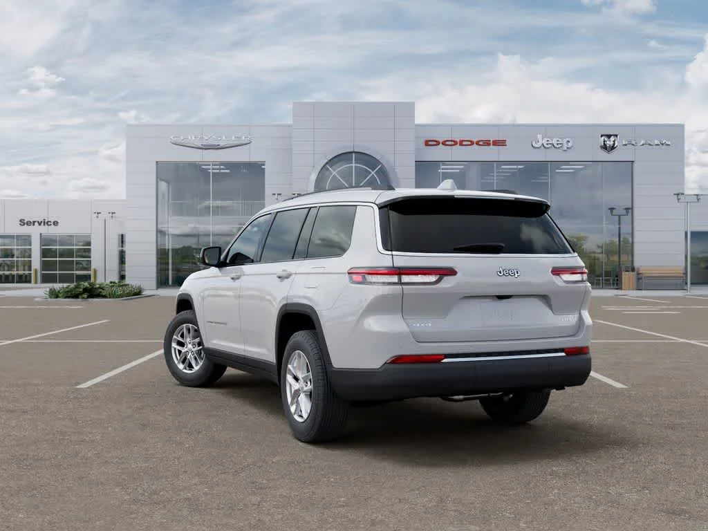 New 2026 Bright White Clear-Coat Exterior Paint Jeep Laredo X image 3