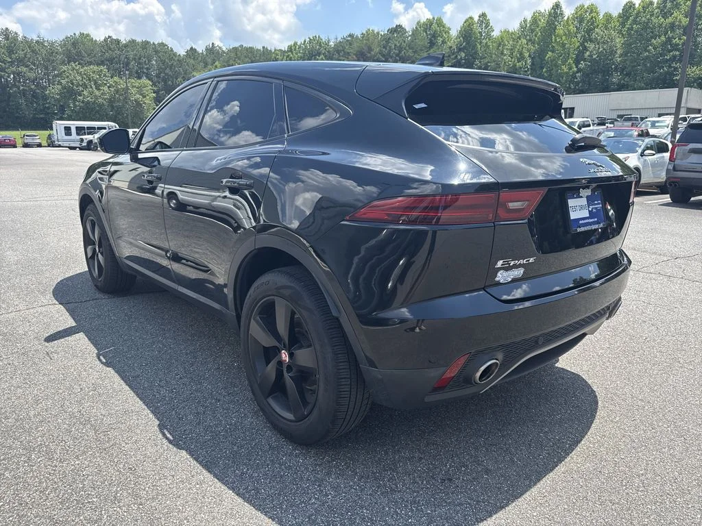 Used 2022  Jaguar P250 SE image 5