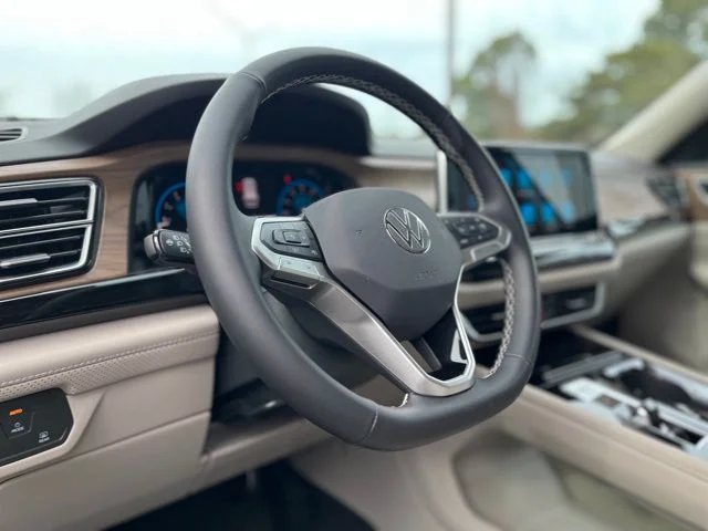 New 2026 White Volkswagen 2.0T SE w/Technology image 17