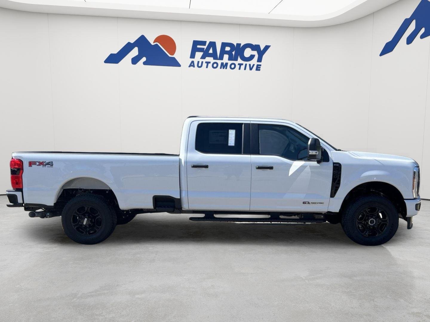 New 2026 Oxford White Ford XL image 4