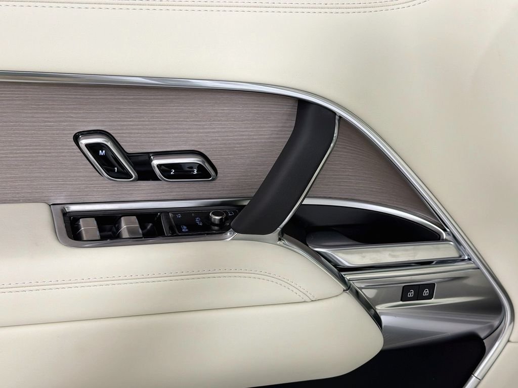 New 2026 Fuji White Land Rover SE image 18