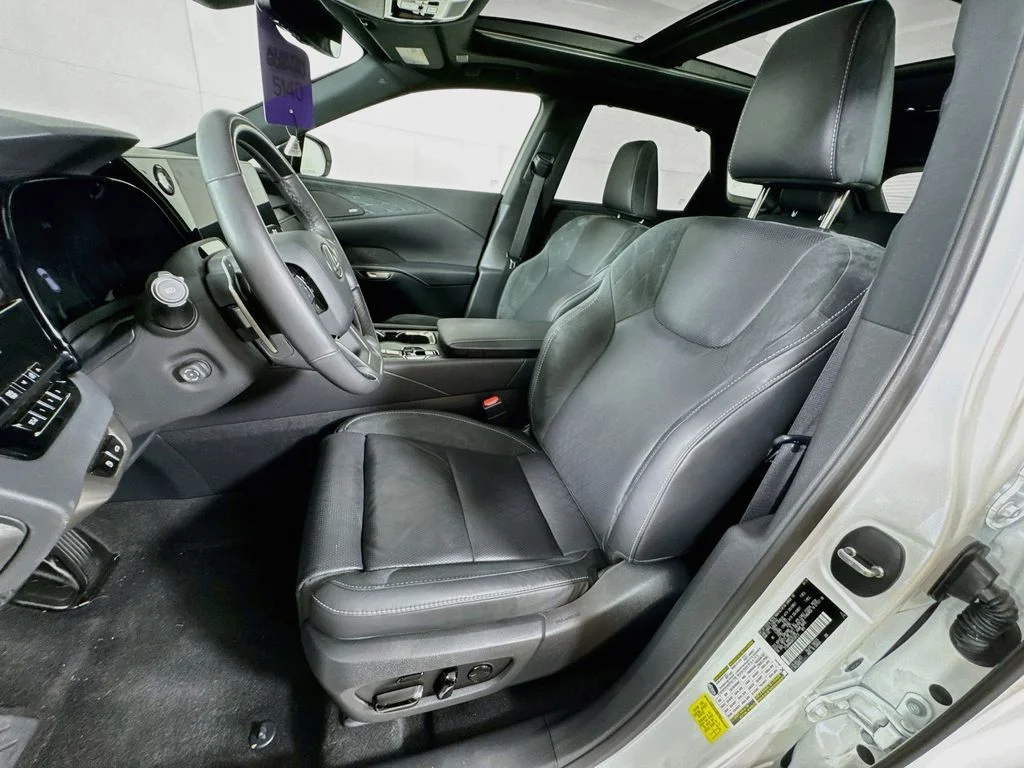 Used 2024 White Lexus 350 Luxury image 27