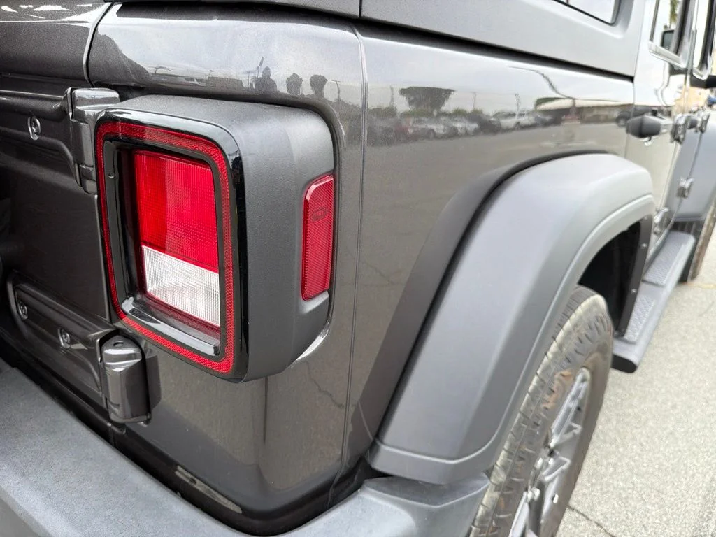 Used 2025 Gray Jeep Sport S image 4