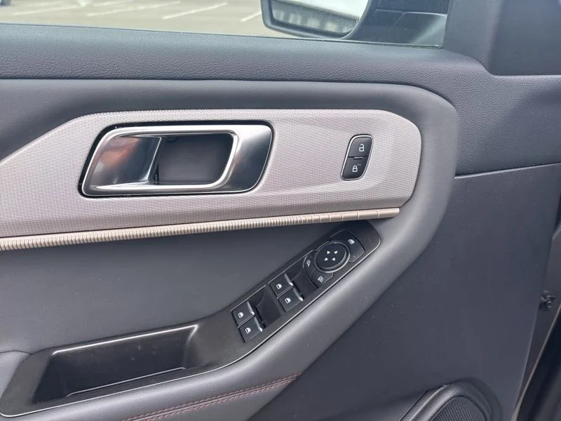 Used 2025 Gray Ford Active image 35