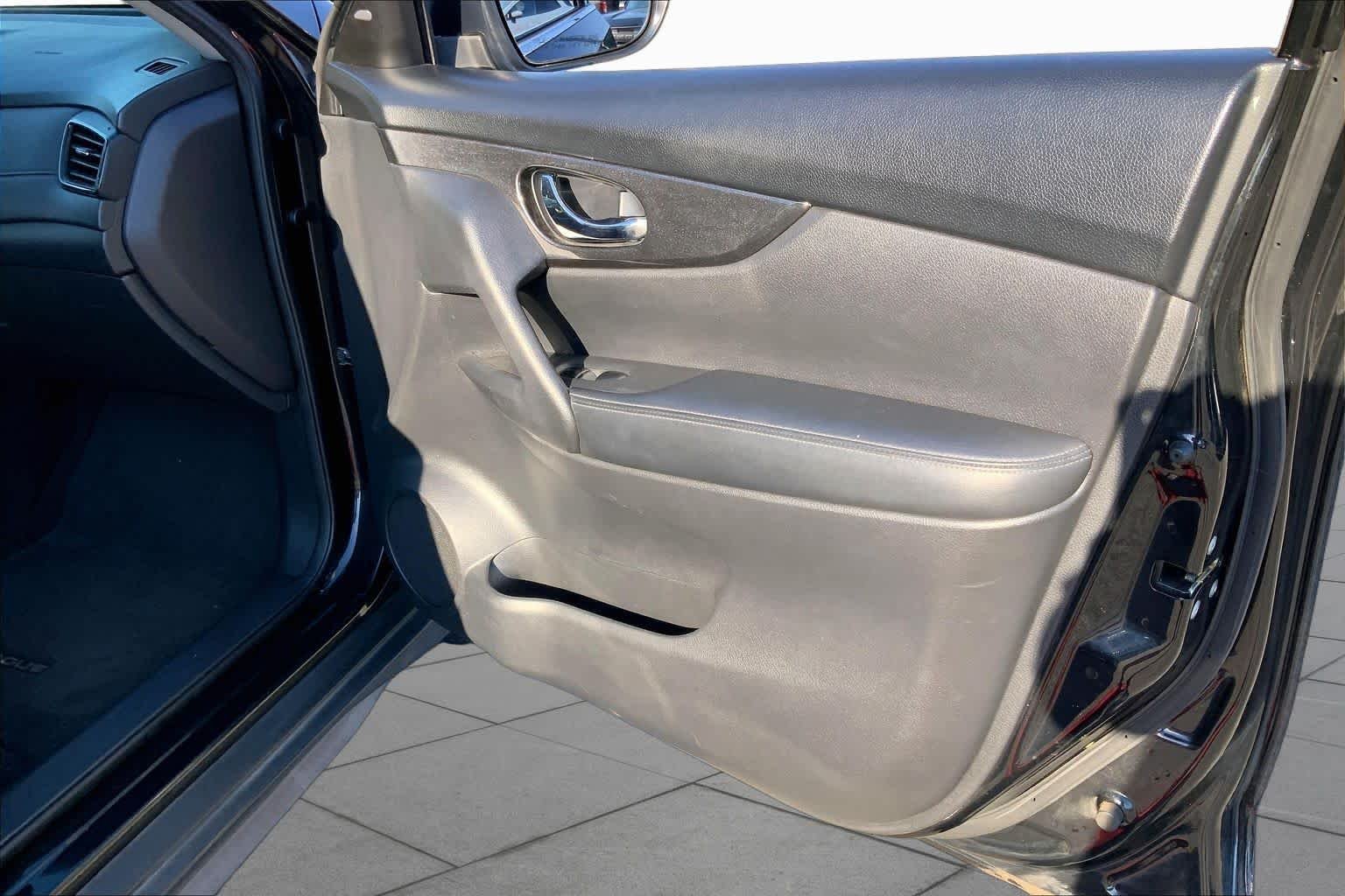 Used 2017 Magnetic Black Nissan S image 20