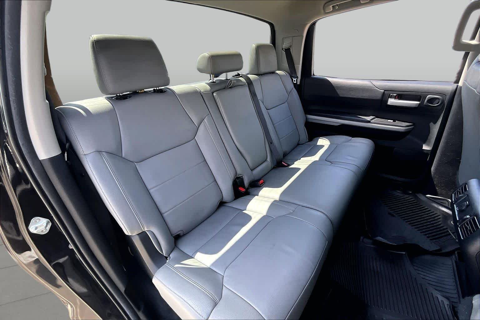 Used 2021 Midnight Black Metallic Toyota SR5 image 18