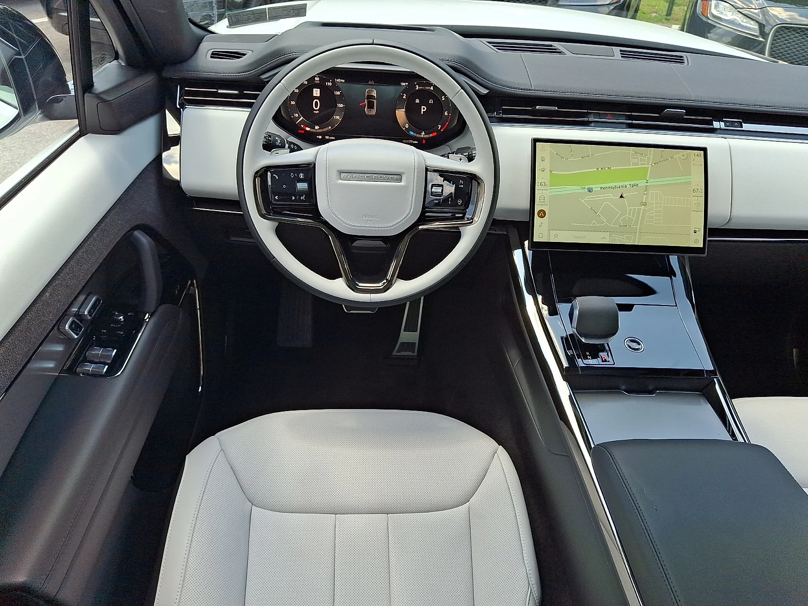 New 2026 Fuji White Land Rover P400 Dynamic SE image 4