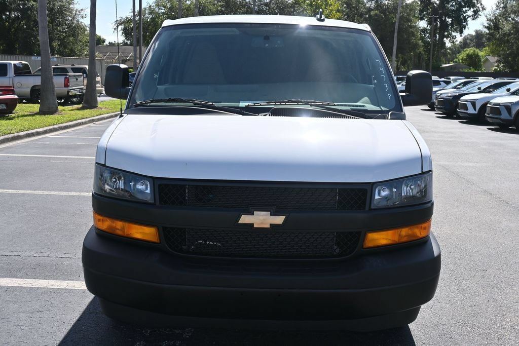 2025 Chevrolet Express Cargo Work Van - Photo 8