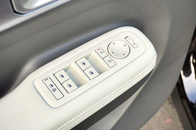 New 2026 Black Hyundai SEL image 28