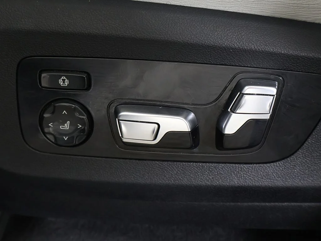 Used 2023 Alpine White BMW Base image 41