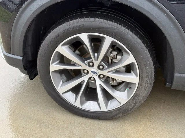Used 2025 Black Ford Platinum image 4
