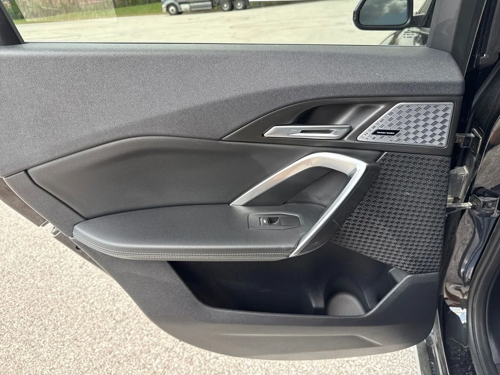 Used 2023 Black BMW xDrive28i image 24