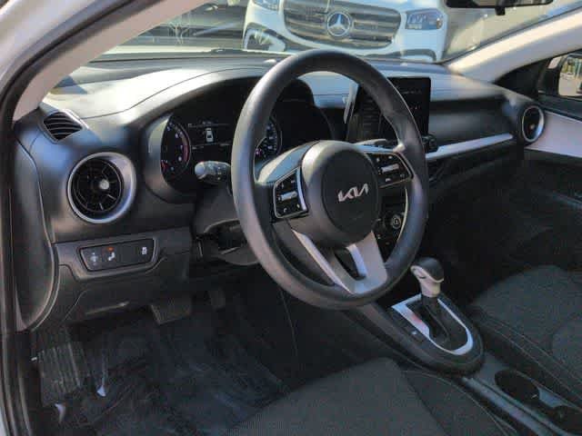Used 2023 Snow White Pearl Kia LXS image 10
