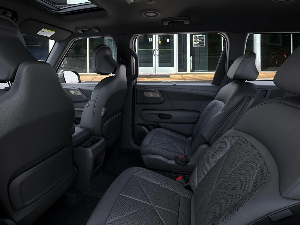 New 2027 Ivory Silver Kia EX image 18