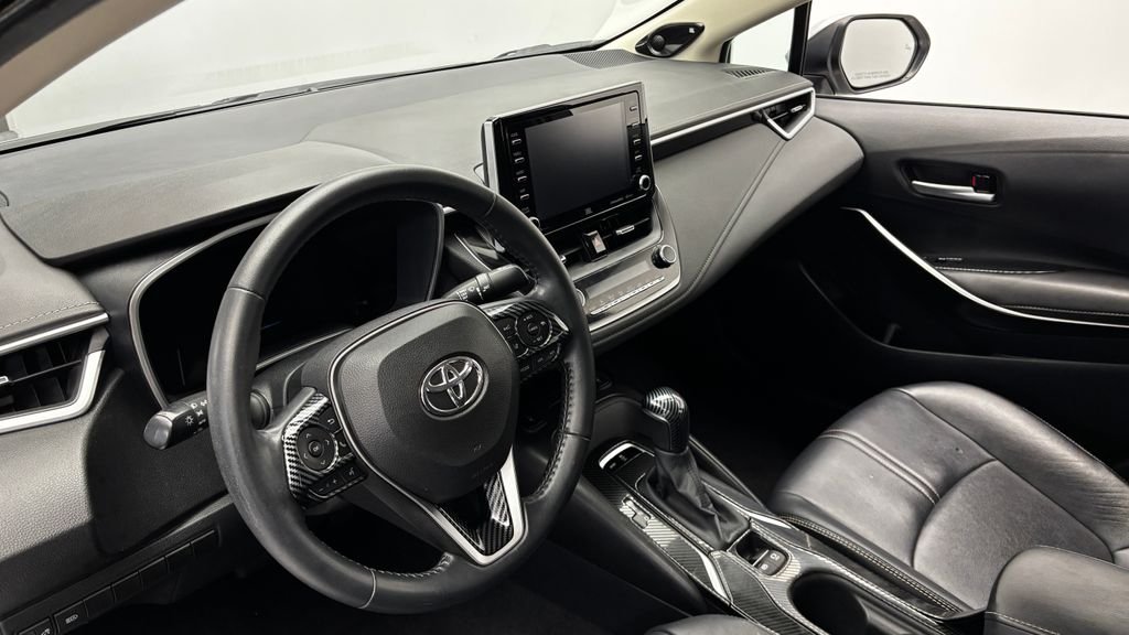 Used 2020 Silver Toyota XLE image 16