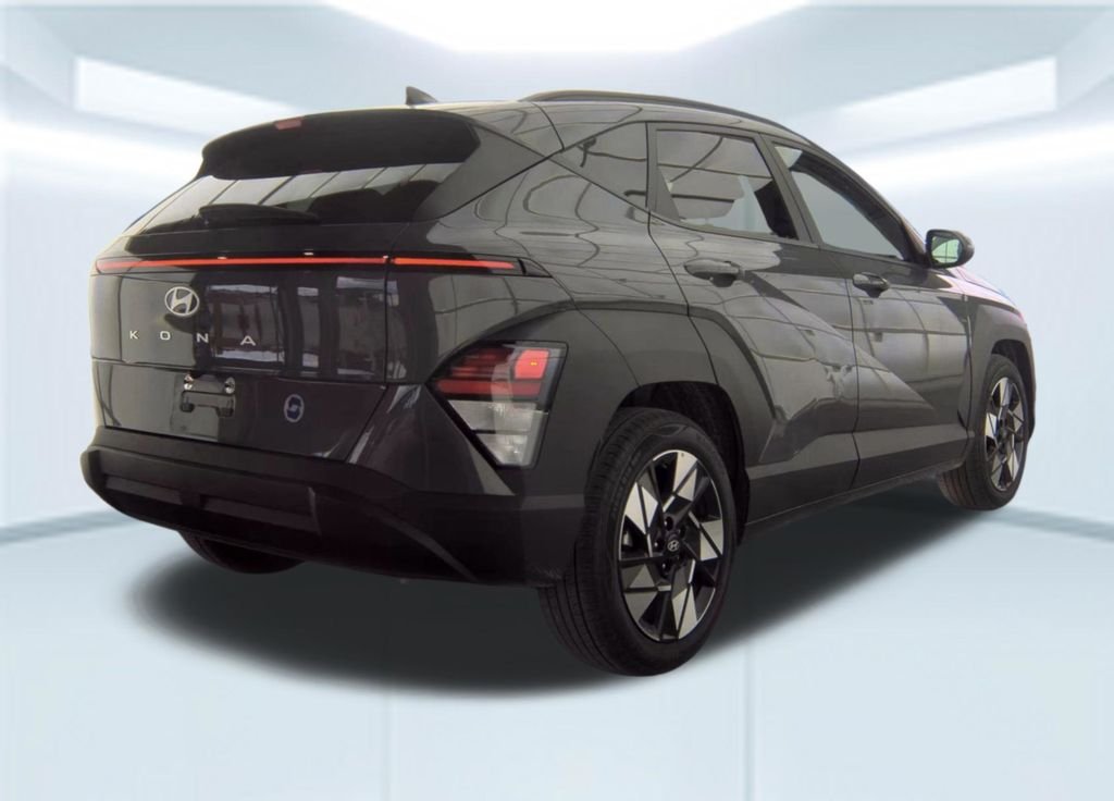Used 2025 Gray Hyundai SEL image 2