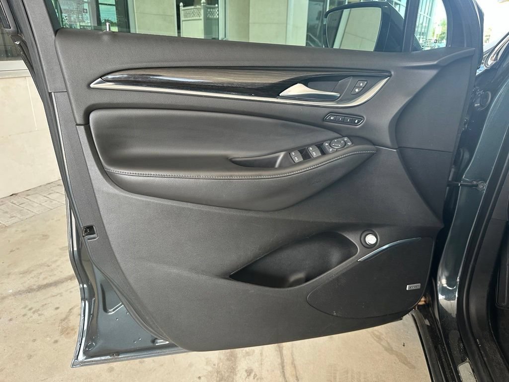 Used 2019 Includes Pitch Dark Night lower exterior accent color.) Buick Avenir image 11