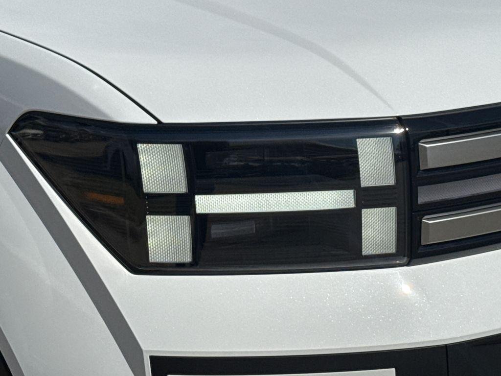 New 2026 White Hyundai SEL FWD image 4