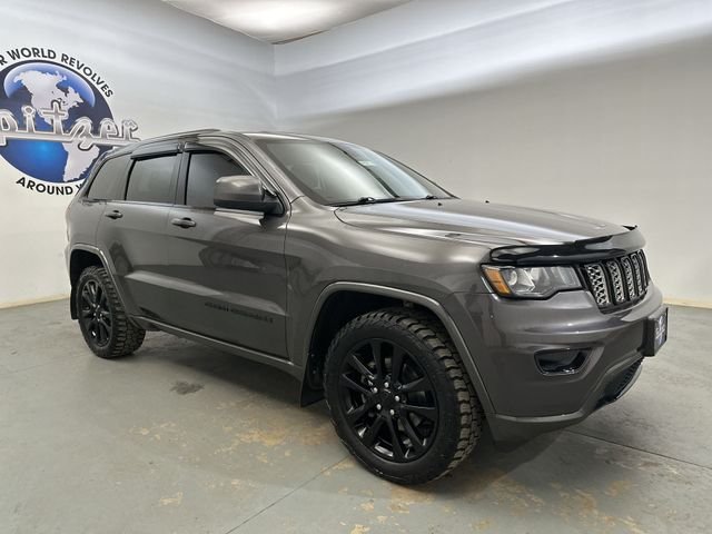 Used 2019 Gray Jeep Altitude image 12
