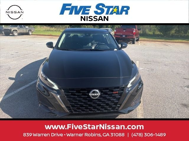 Used 2025 Black Nissan 2.5 SR image 4