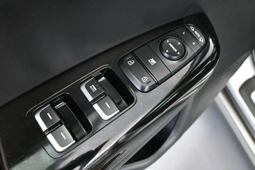 Used 2019 Silver Kia SX image 19