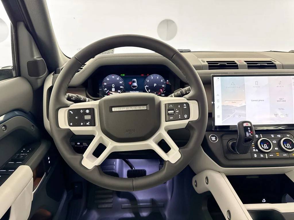 New 2026 Tasman Blue Land Rover X-Dynamic SE image 23