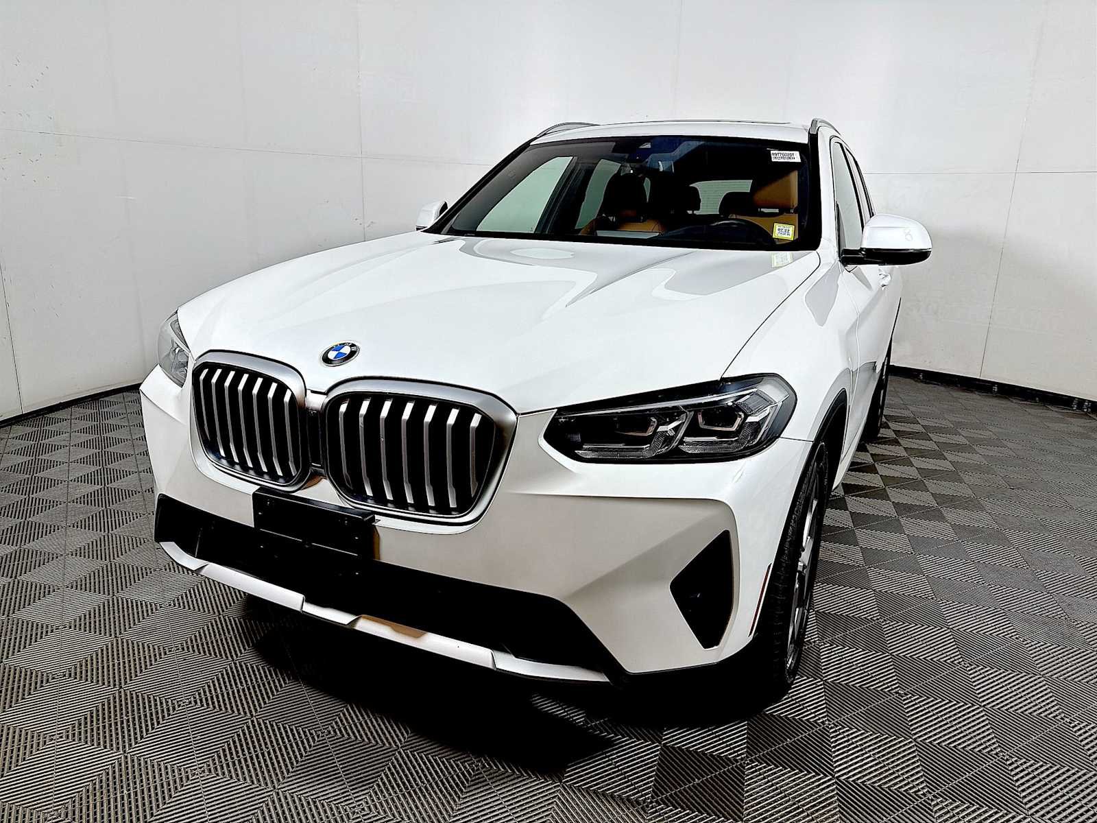Certified Used 2024 Mineral White Metallic BMW xDrive30i image 3