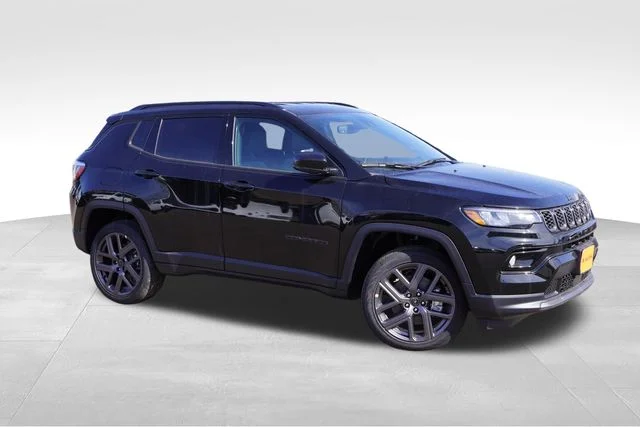 New 2026 Diamond Black Crystal Pearlcoat Jeep Limited image 2