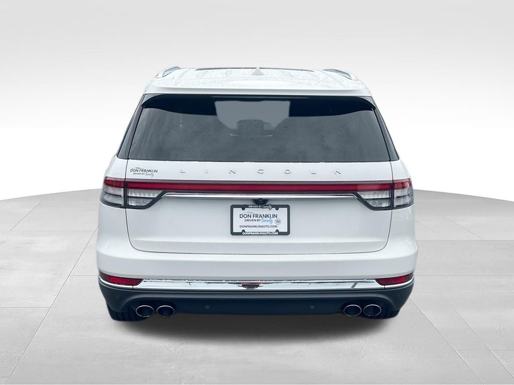 Used 2021 White Lincoln Reserve image 7