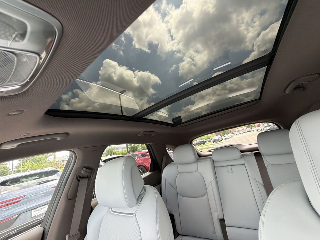 New 2026 White Genesis 2.5T ADVANCED image 22