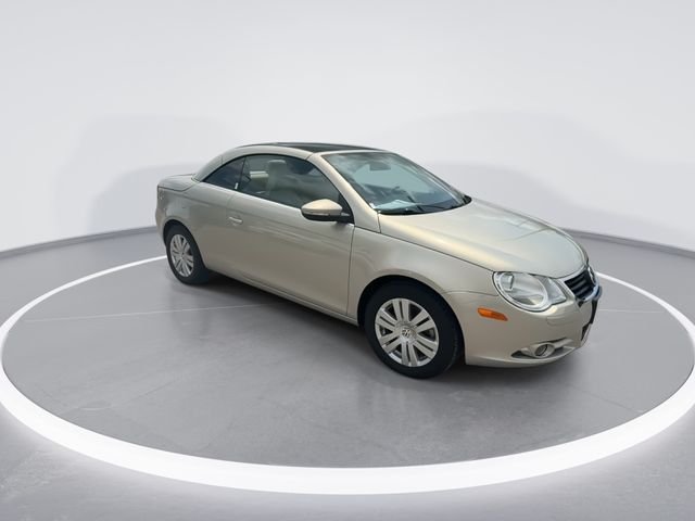 Used 2010 Beige Volkswagen Komfort Edition image 2